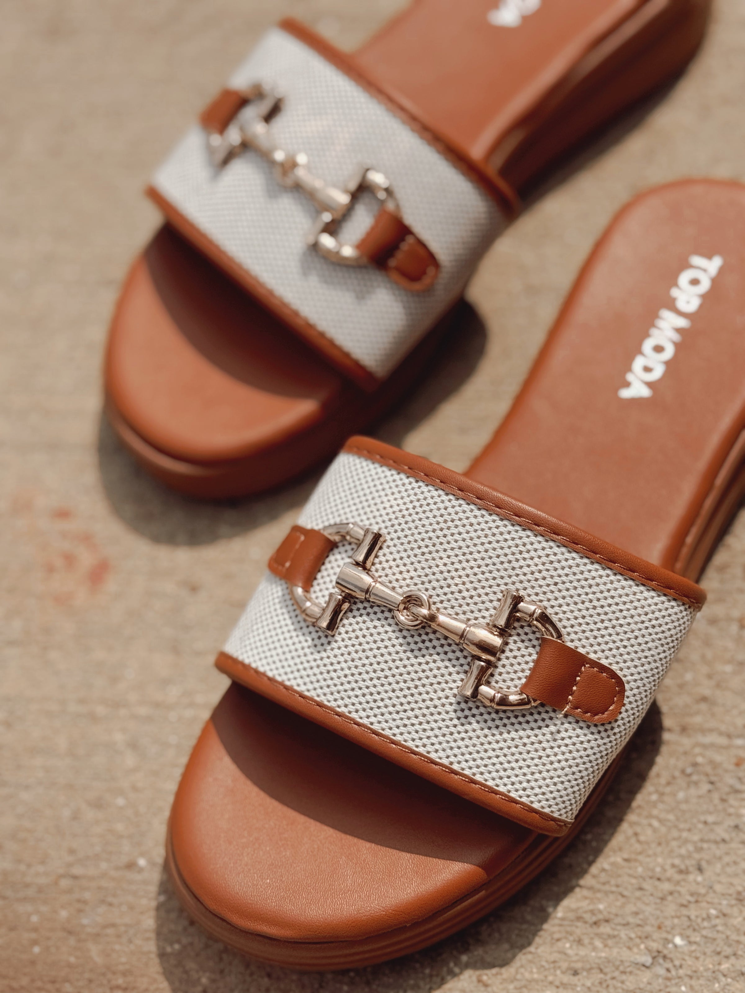 Salado Summer Bit Platform Sandals / Slides