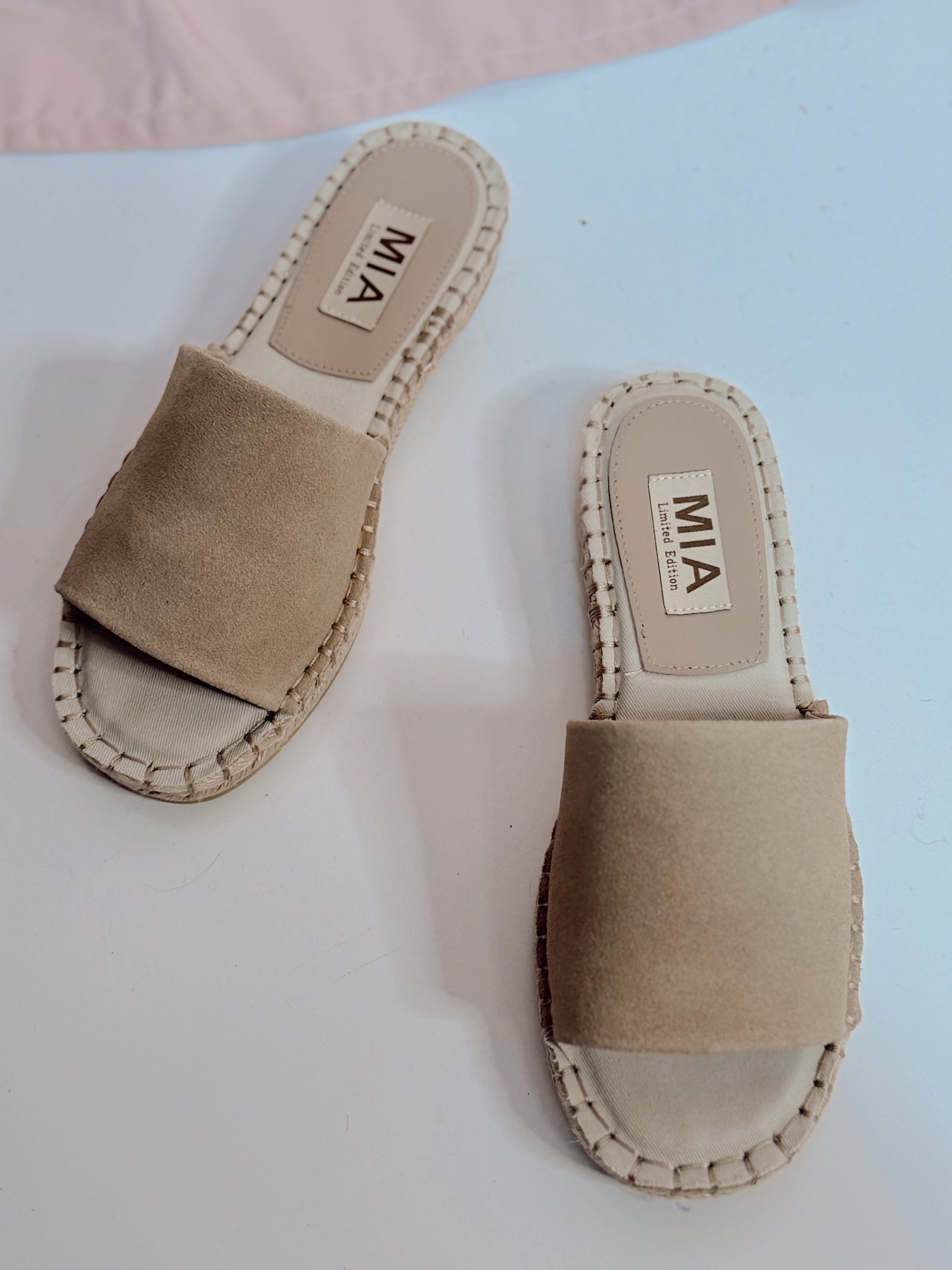 Noveli Suede Sandal - Taupe