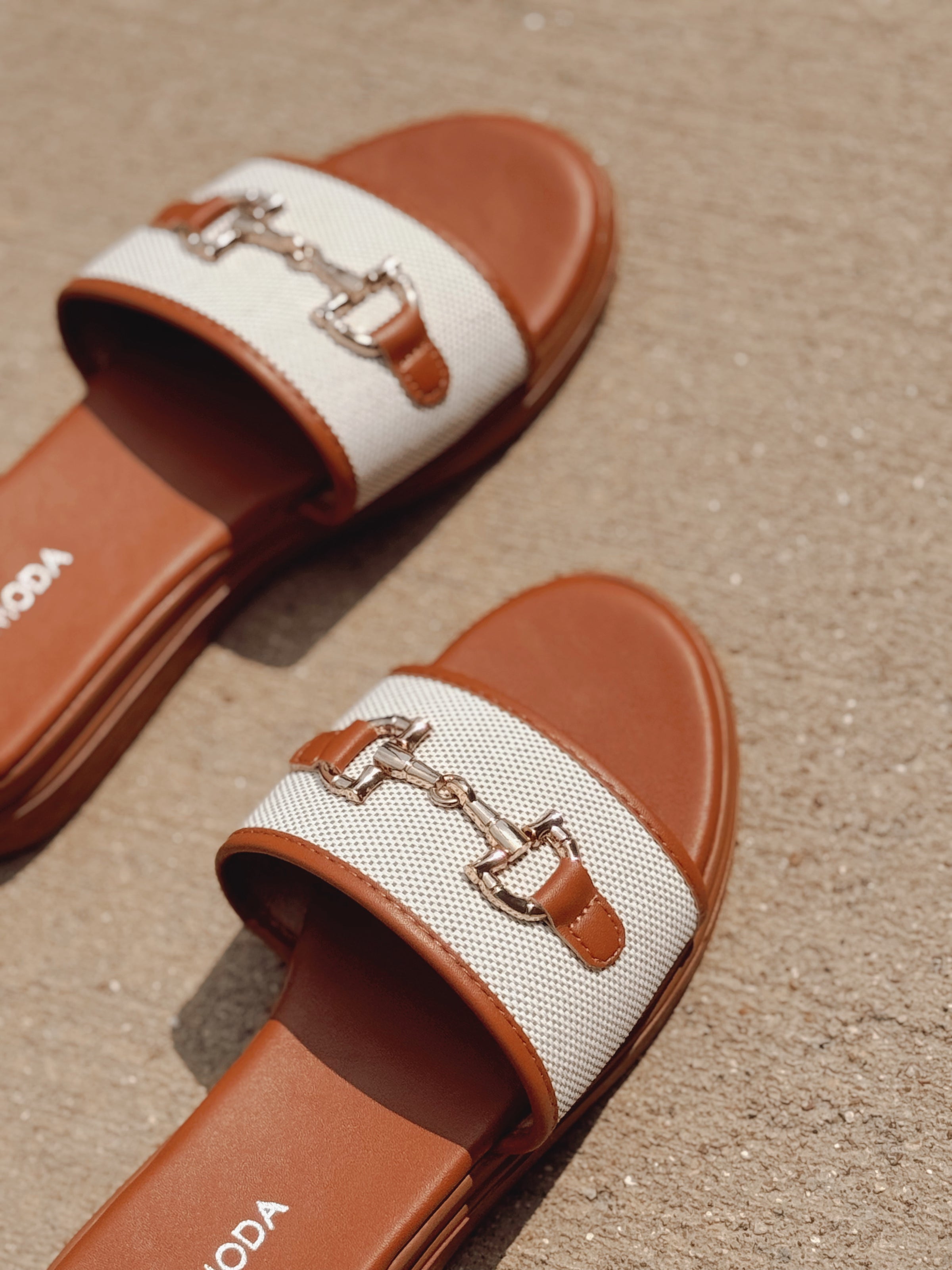 Salado Summer Bit Platform Sandals / Slides