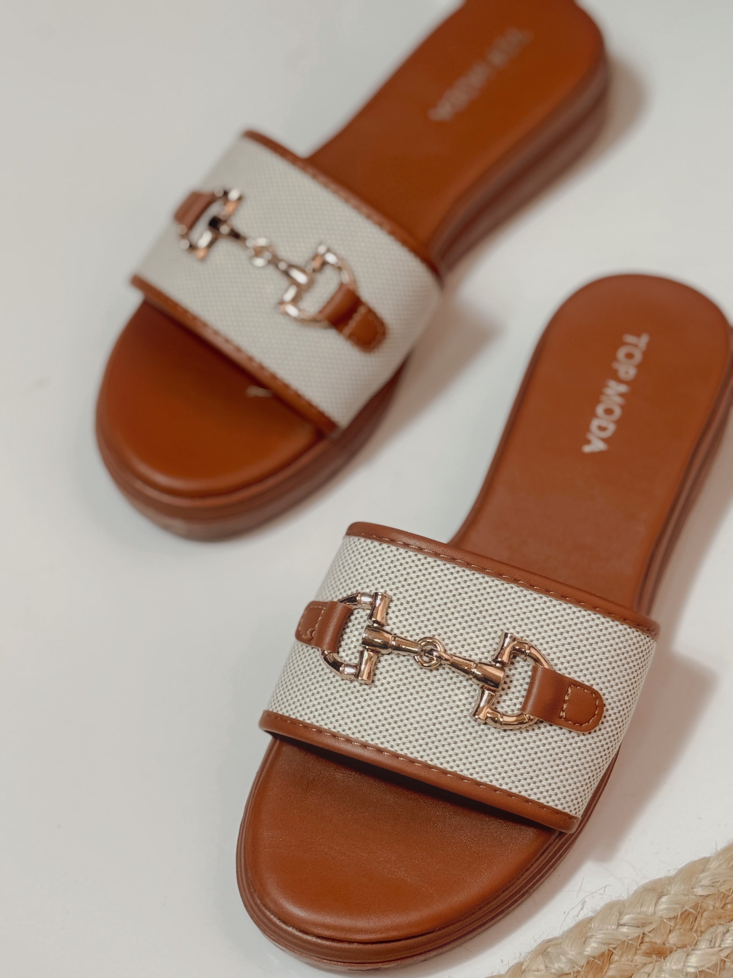 Salado Summer Bit Platform Sandals / Slides