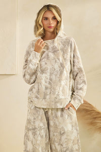 Hide And Chic Camo Printed Pullover Hoodie