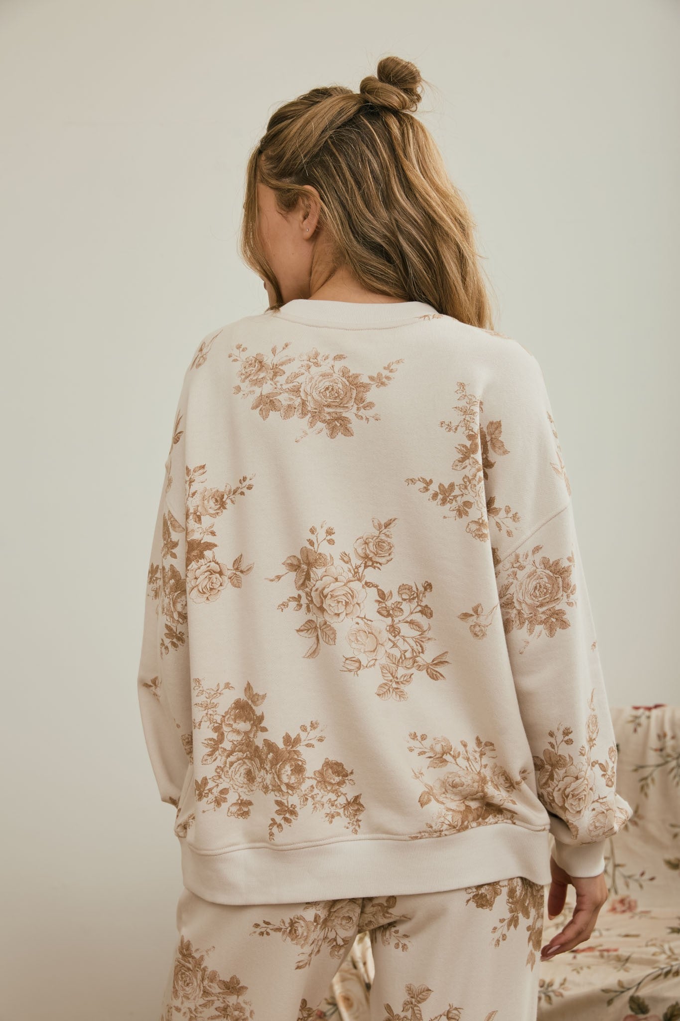 Bloom & Breeze Floral Crew Neck Pullover - Khaki