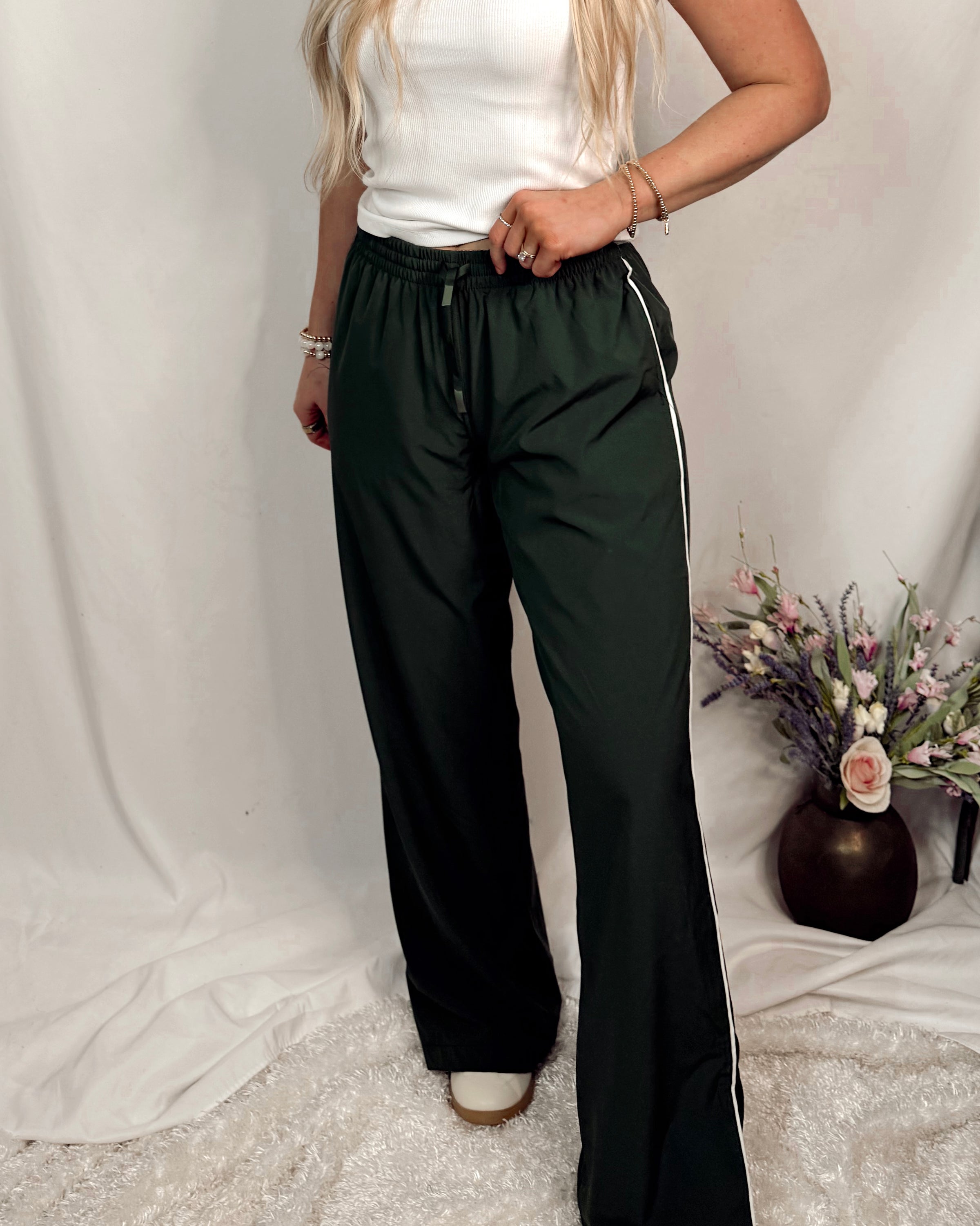 Finish Line Contrast Piping Drawstring Pants - Sycamore