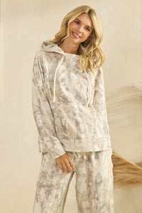Hide And Chic Camo Printed Pullover Hoodie