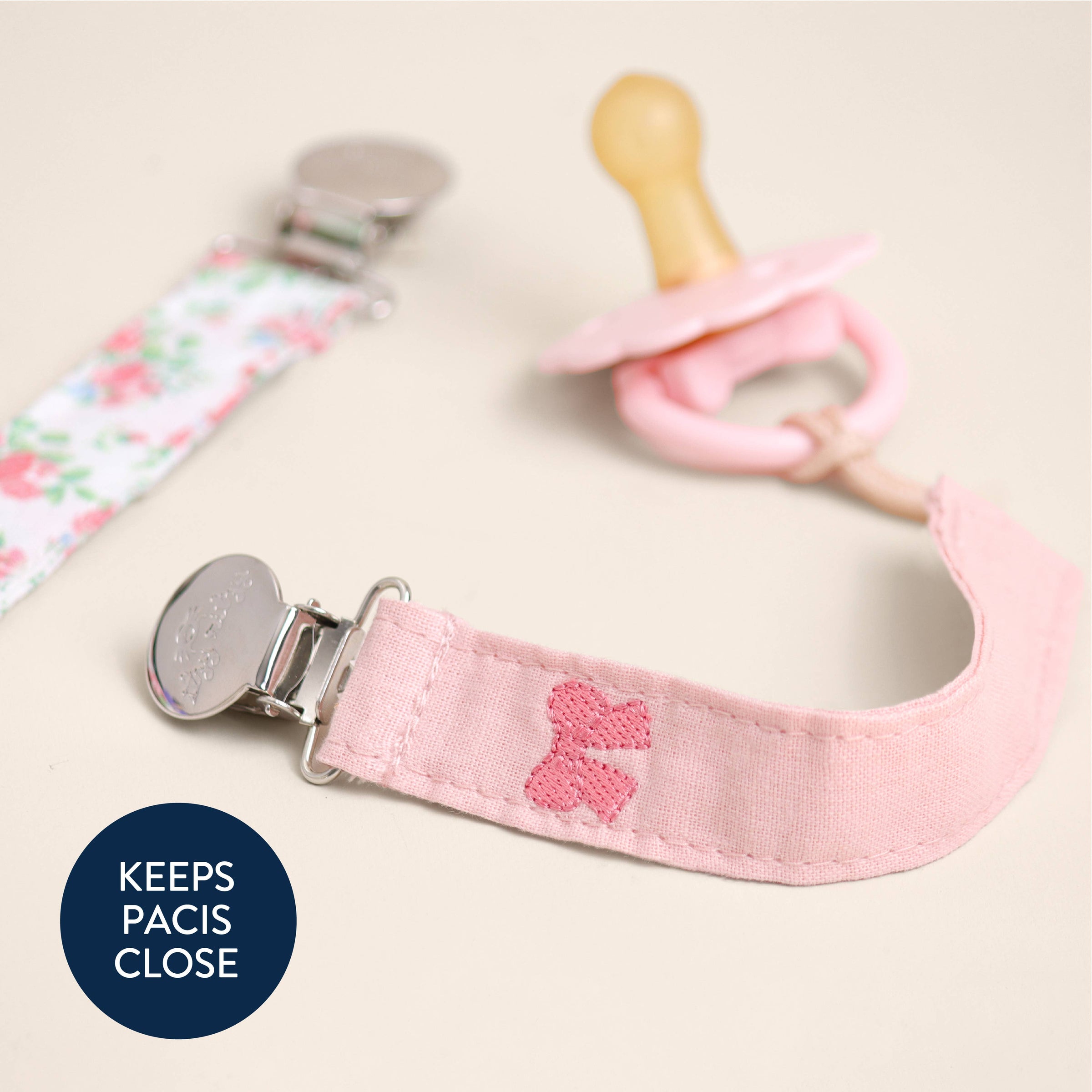 Itzy Ritzy Bow Pacifier Clip Set