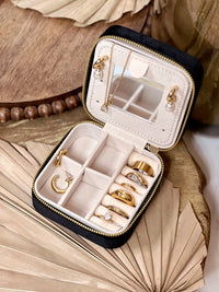 Pure Charm Velvet Jewelry Box