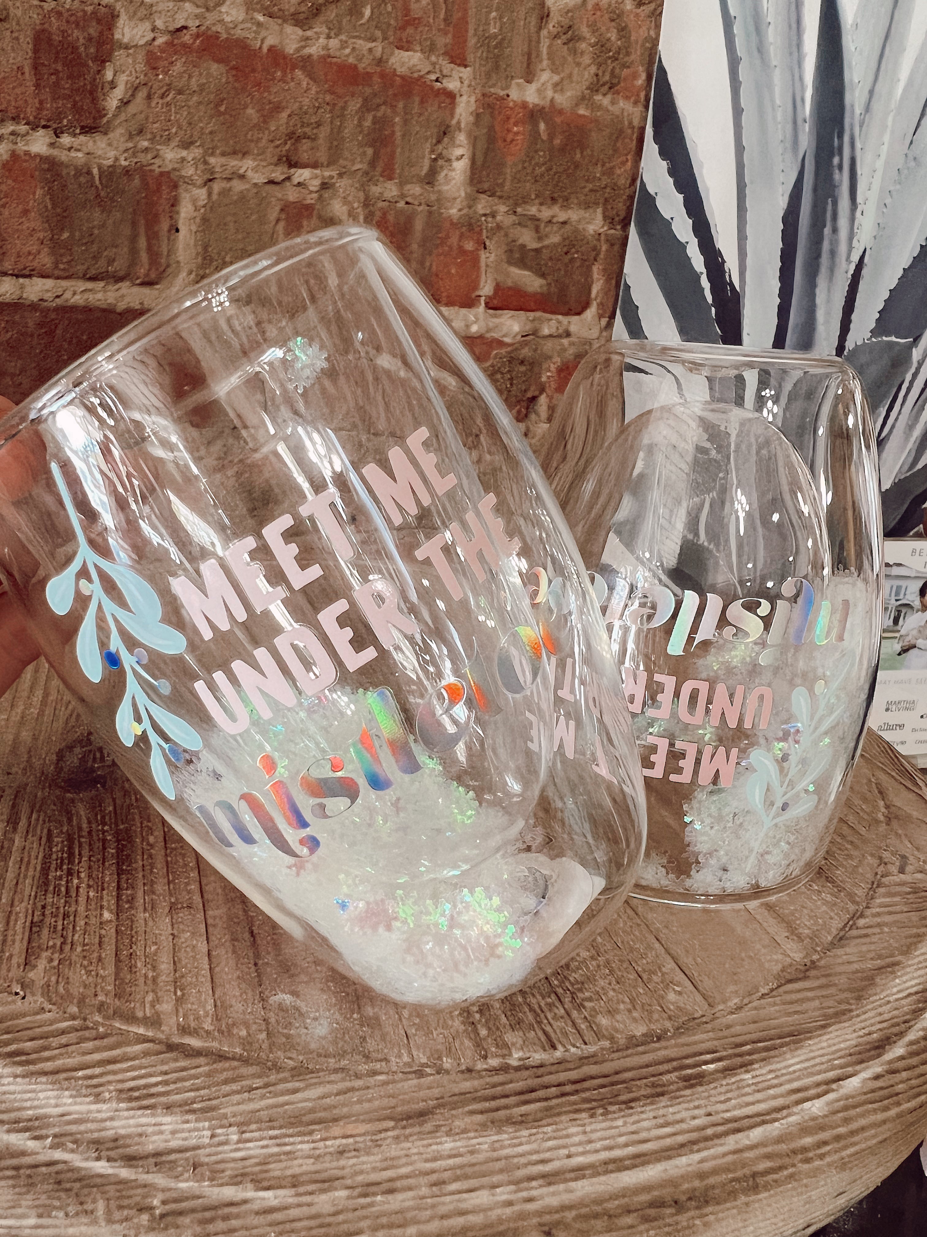 Swig : Shimmer Aquamarine Stemless Wine Cup (14oz)