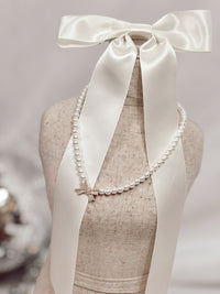 Pearls and a Bow Necklace Set