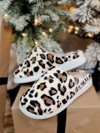 Get Cozi Leopard Slippers