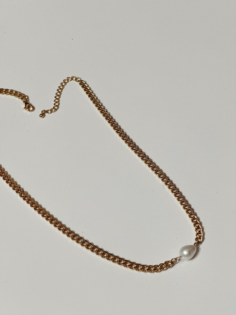Pearl & Poise Cable Chain Necklace w/pearl accent