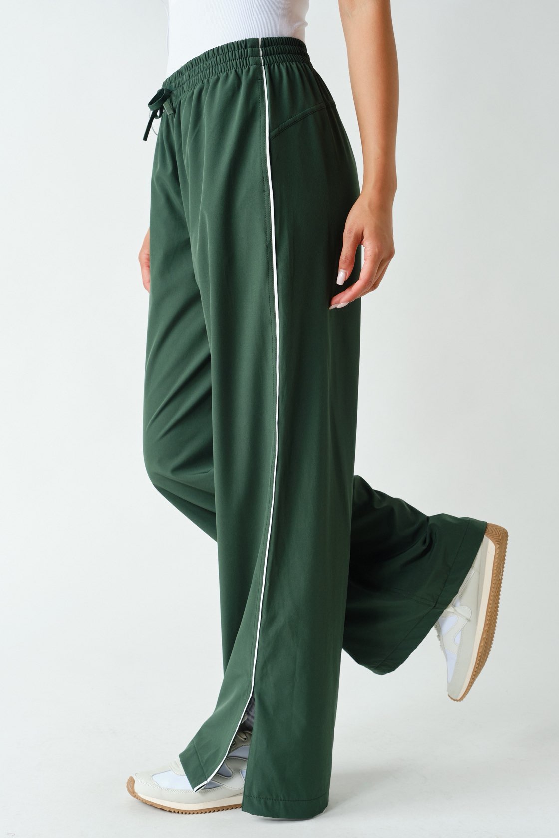 Finish Line Contrast Piping Drawstring Pants - Sycamore