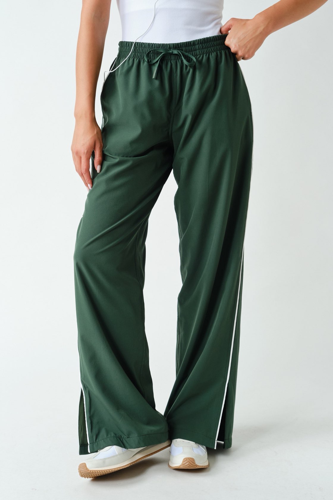 Finish Line Contrast Piping Drawstring Pants - Sycamore