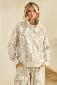 Hide And Chic Camo Printed Pullover Hoodie