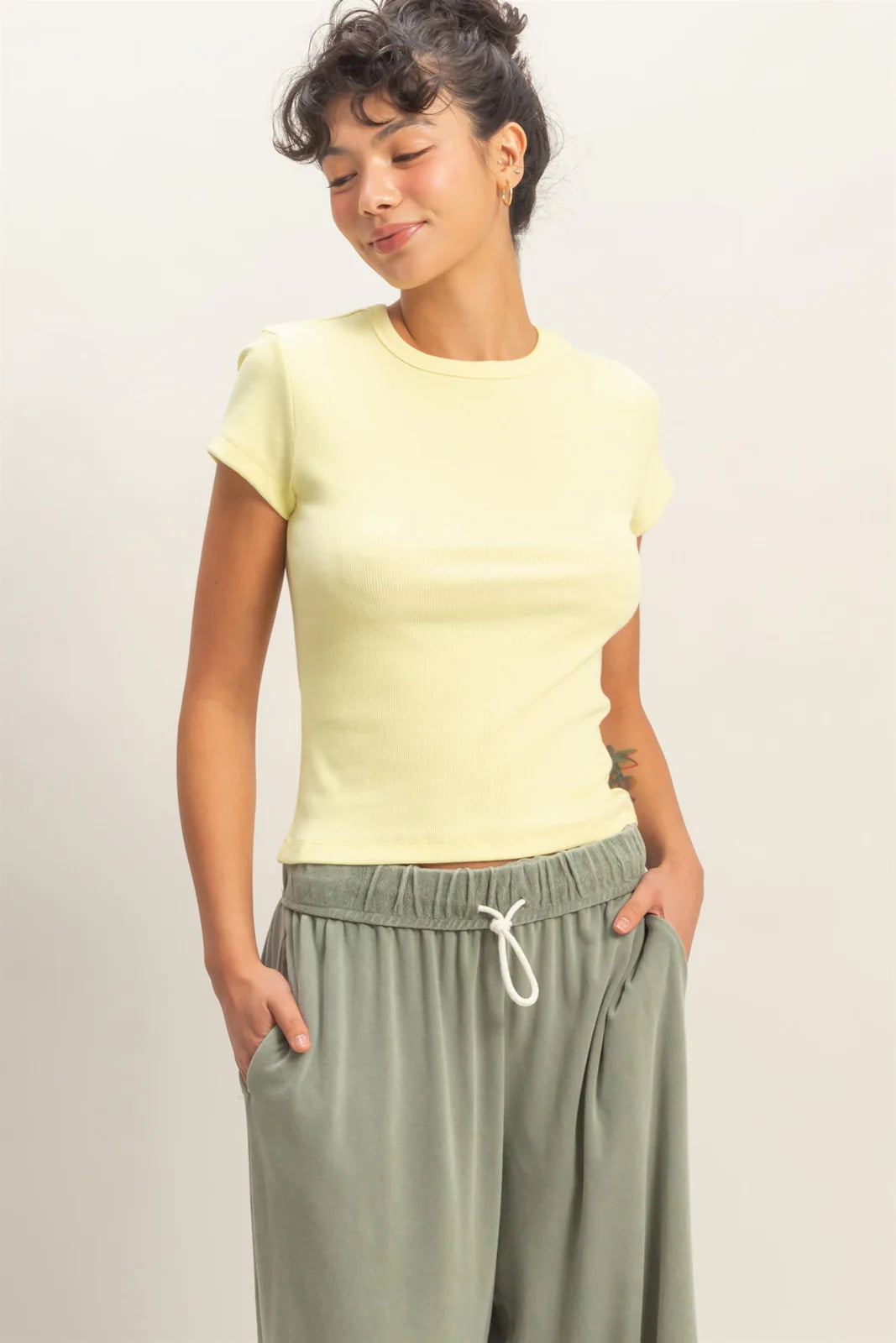 Minimal Chic Ribbed Crew Neck Basic Tee - Pale Yellow