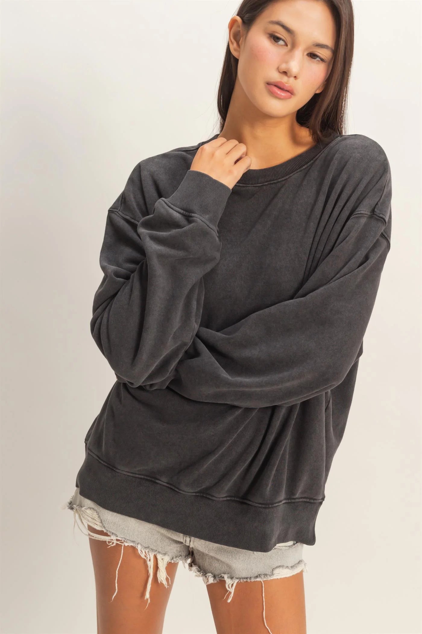 Wear-on-Repeat Mineral Wash Oversized Pullover - Black