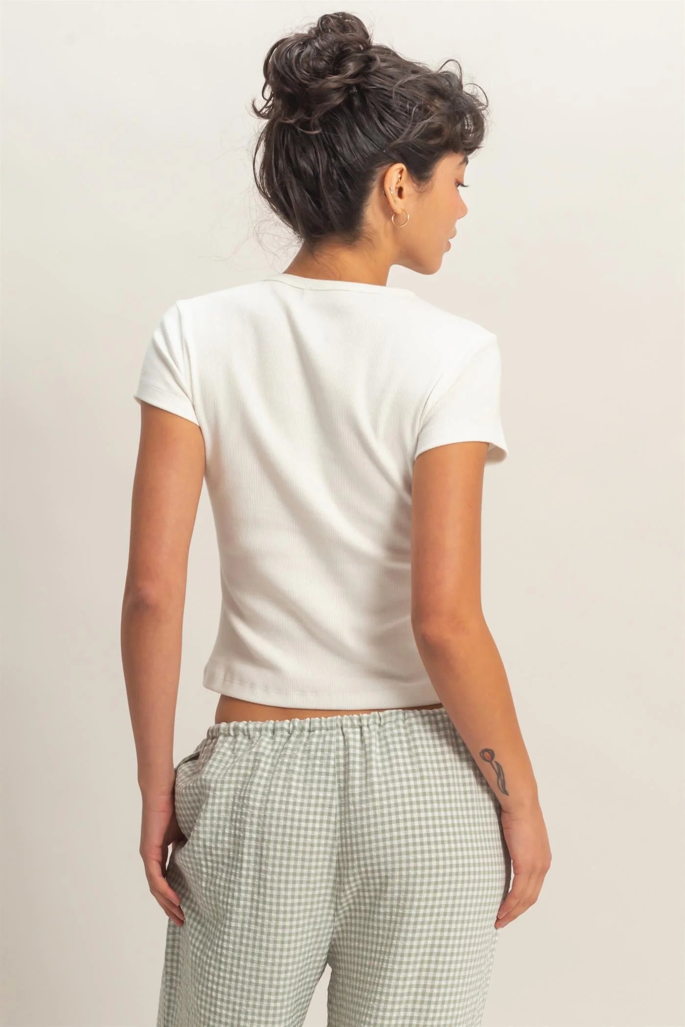 Minimal Chic Ribbed Crew Neck Basic Tee - Off White