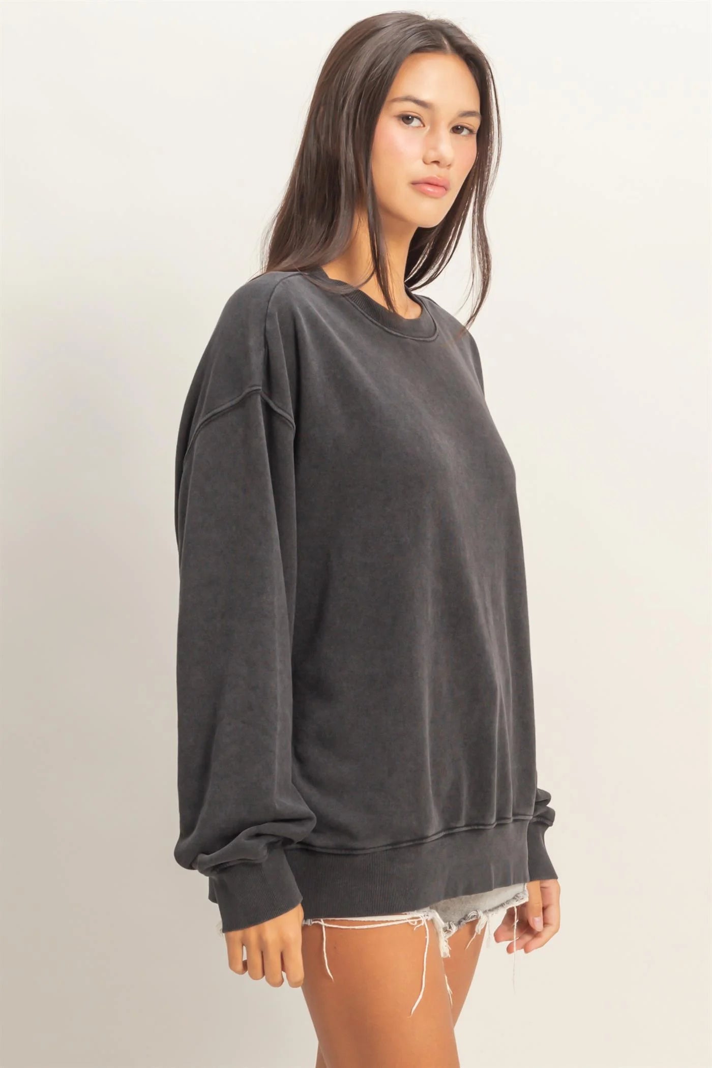 Wear-on-Repeat Mineral Wash Oversized Pullover - Black