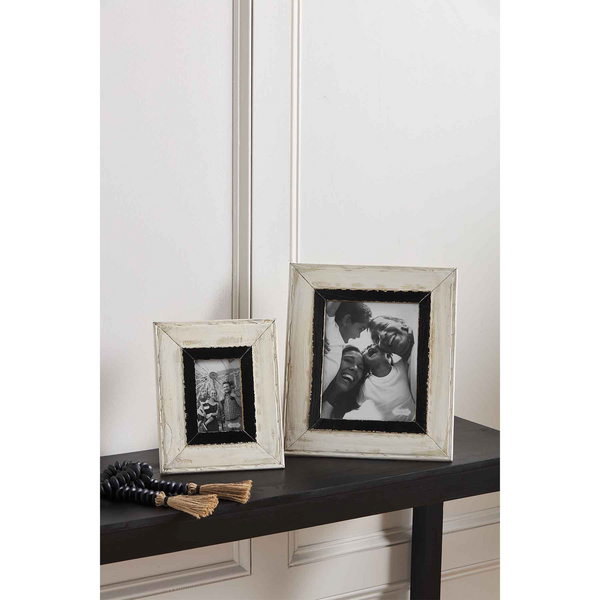 Distressed Wooden Black & White Picture Frame - 4" x 6"