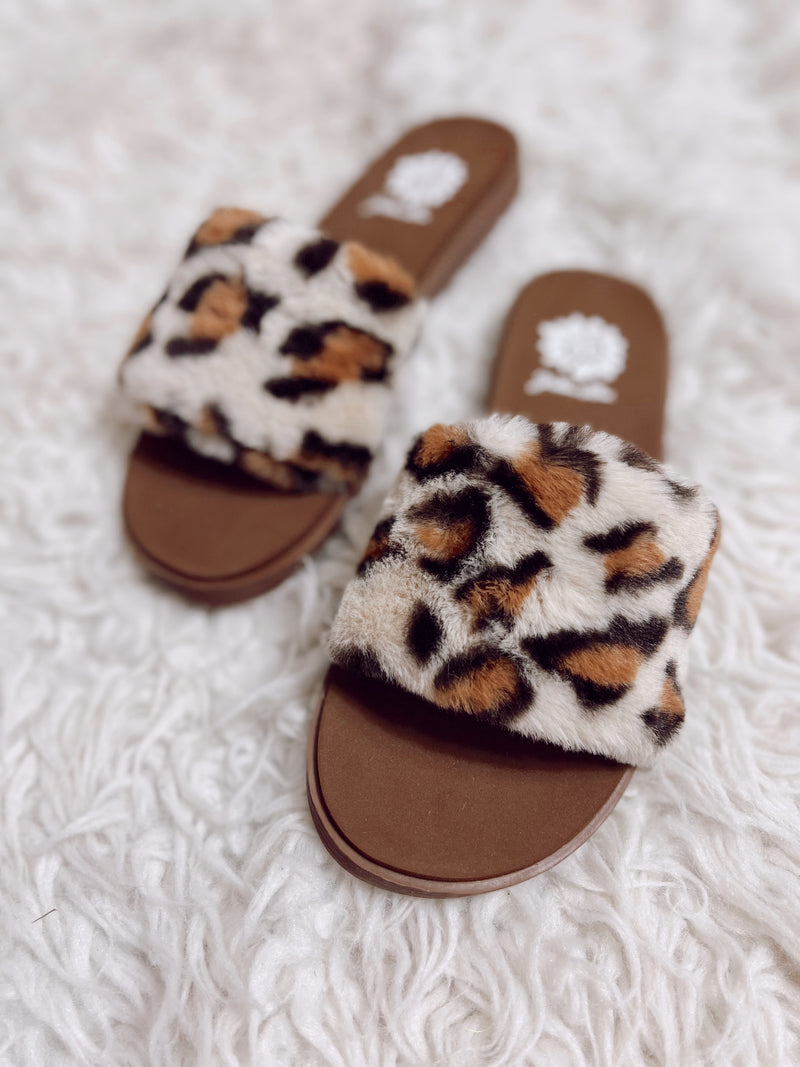 YB Felah Faux Fur Leopard Slippers / Slides
